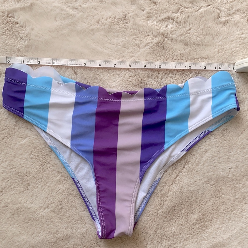 Free w/ Bundle Ruffle Midrise Bikini L - Picture 2 of 8
